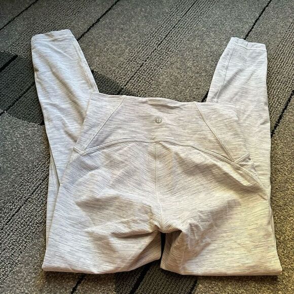 Lululemon train times 7/8 leggings small - Picture 3 of 7